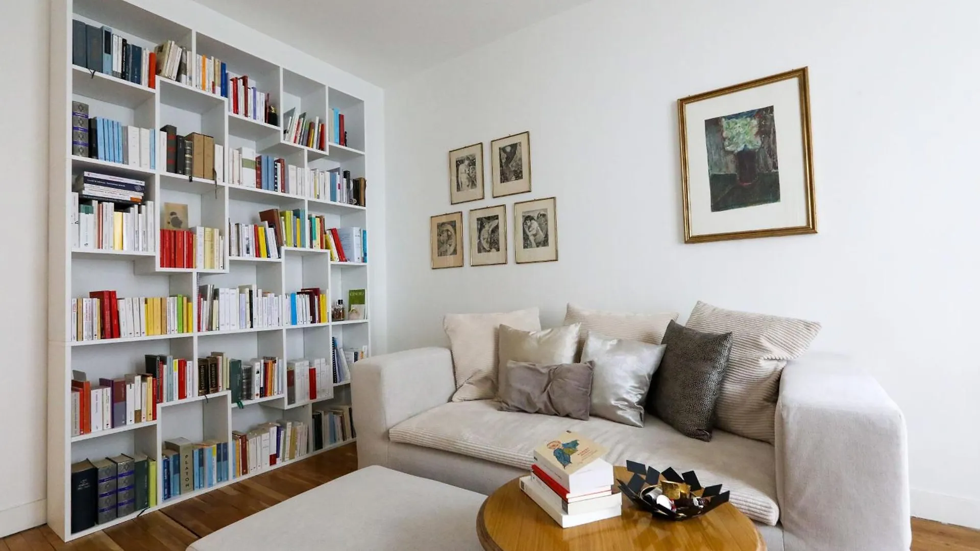 Bright Apartment For 4 With Balcony Paris 0*,  France