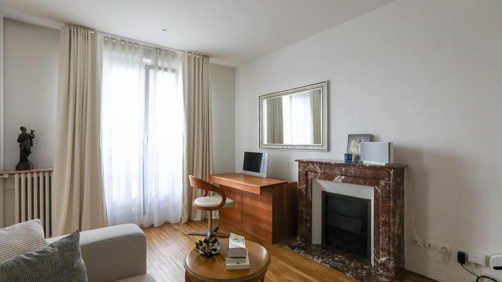 Bright Apartment For 4 With Balcony 파리